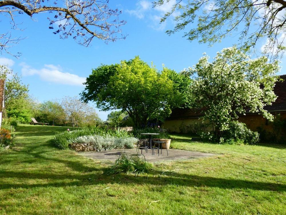 Maison De Charme Pres De Beauval Saint-Cyran-du-Jambot Bagian luar foto